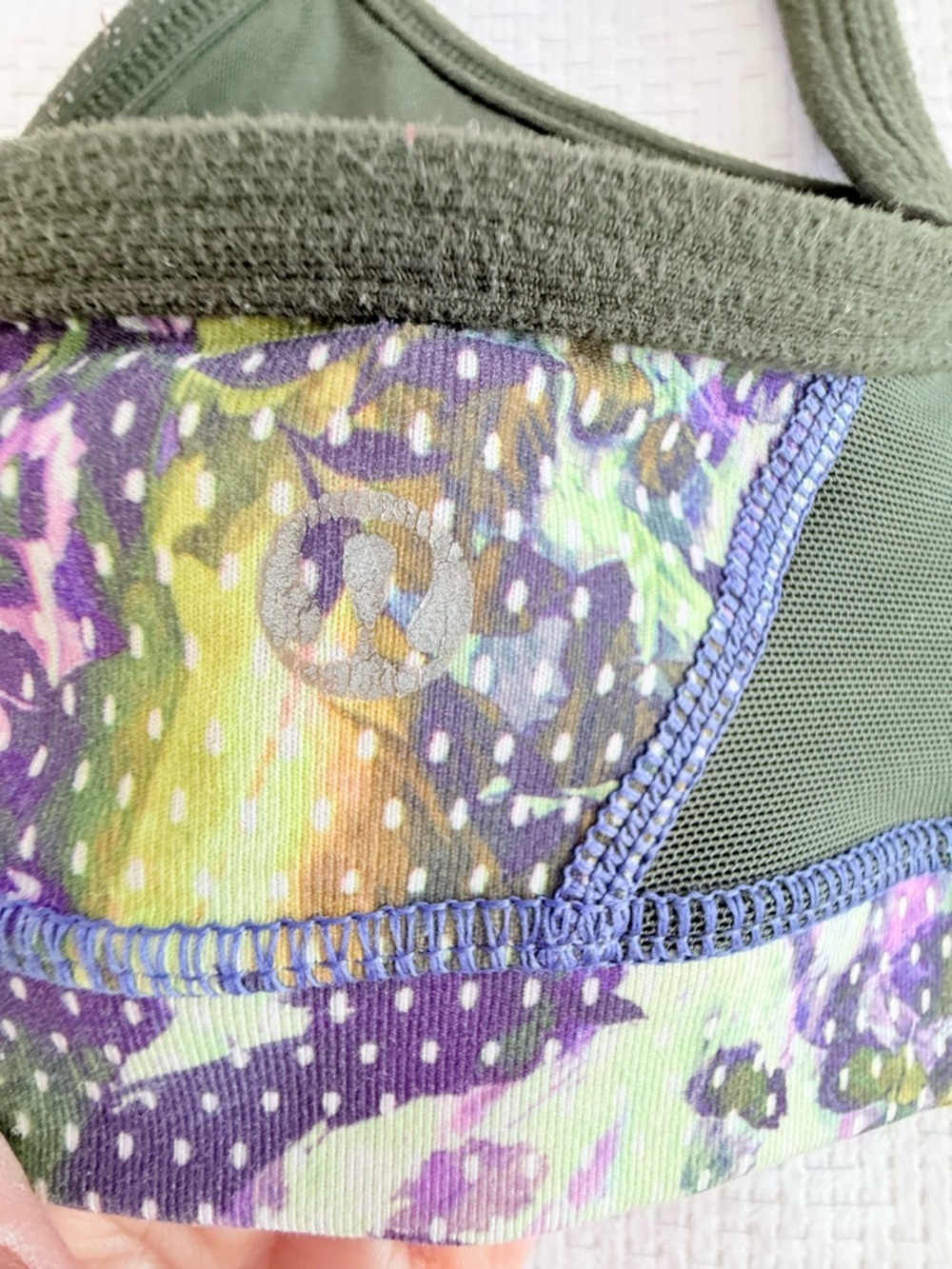 LULULEMON Flow Y Bra IV
Floral Sport White Multi / Gator Green | W2848S - Picture 9 of 11